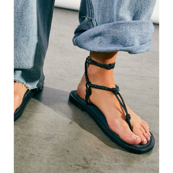 Free People Shoes - 🎉LAST CHANCE🎉 FREE PEOPLE Caroline Cali Sandals / Black